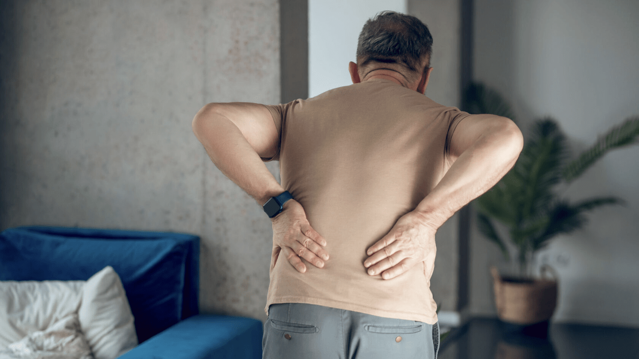 Болка в гърба в лумбалната област при мъж